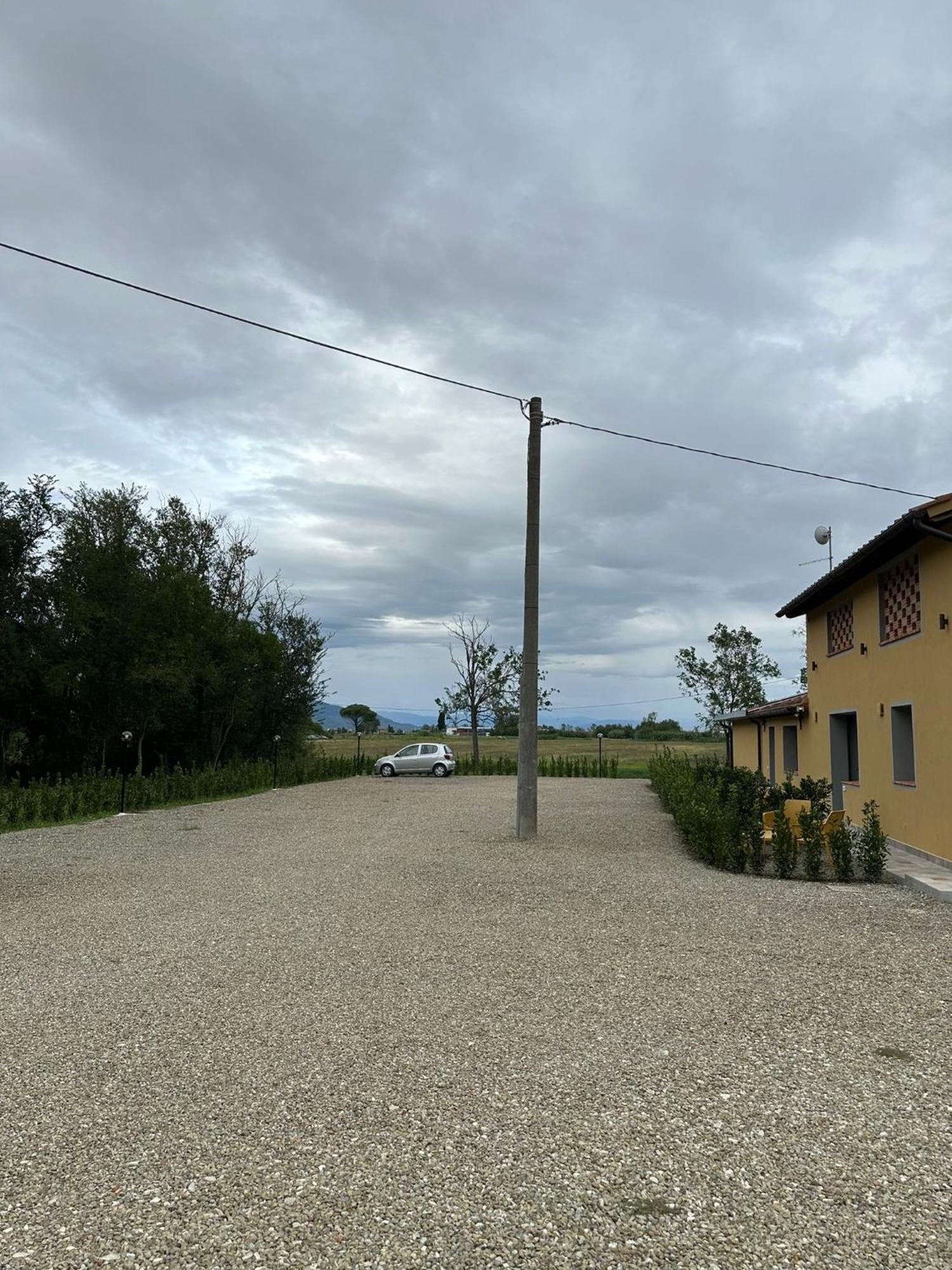 La Vecchia Cantina Guzzardi Lari Exterior photo